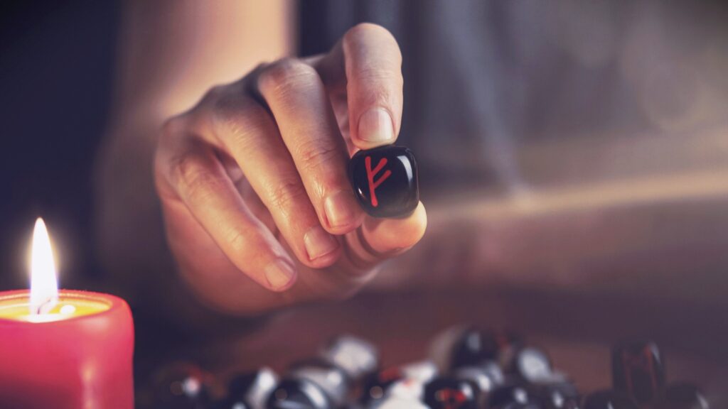 Руна Феху: значение, описание и толкование